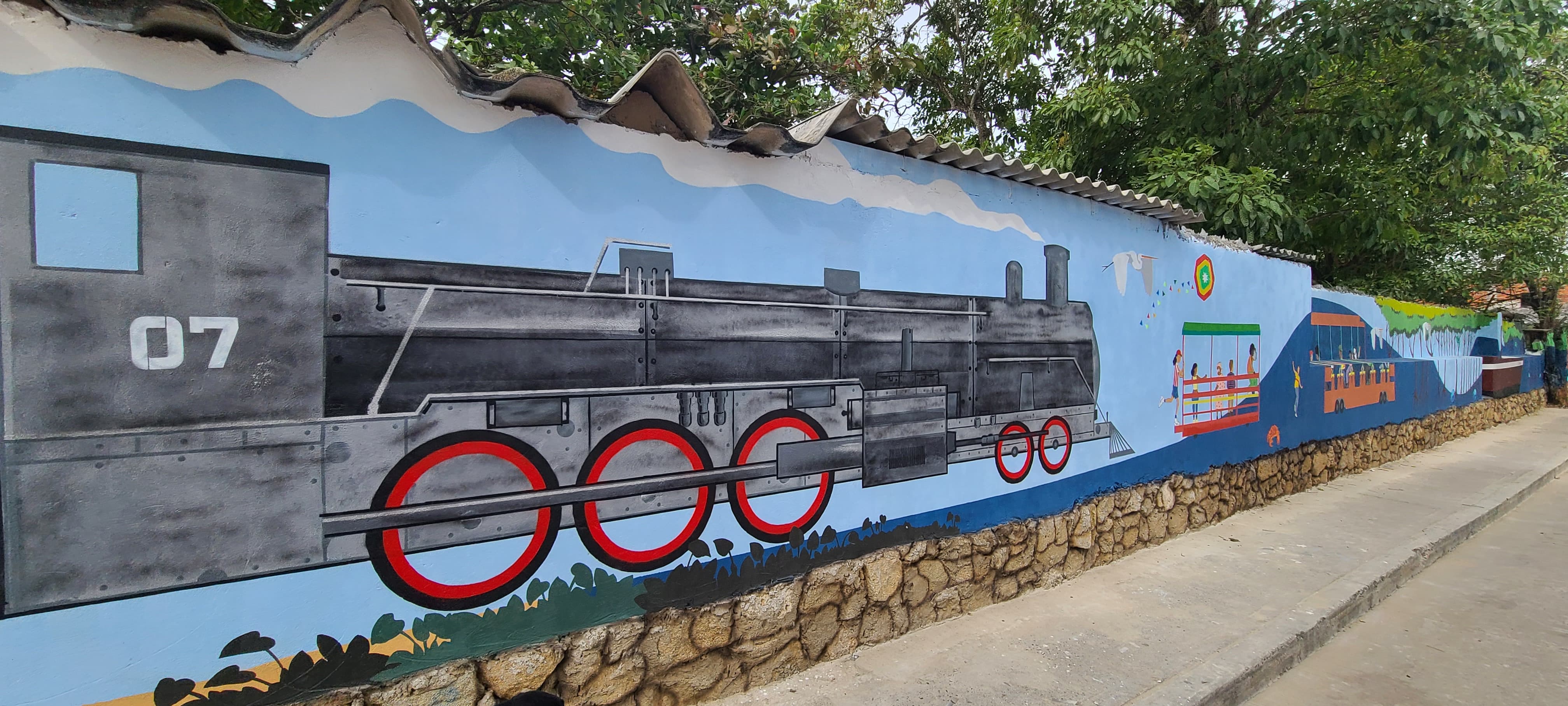 El artista Carlos García Polo y los locales Marcos de Avila, Jose De Avila, Rogerio De La Hoz, Erwin Suarez y Marcos Libardo de Avila enriquecieron el mural.