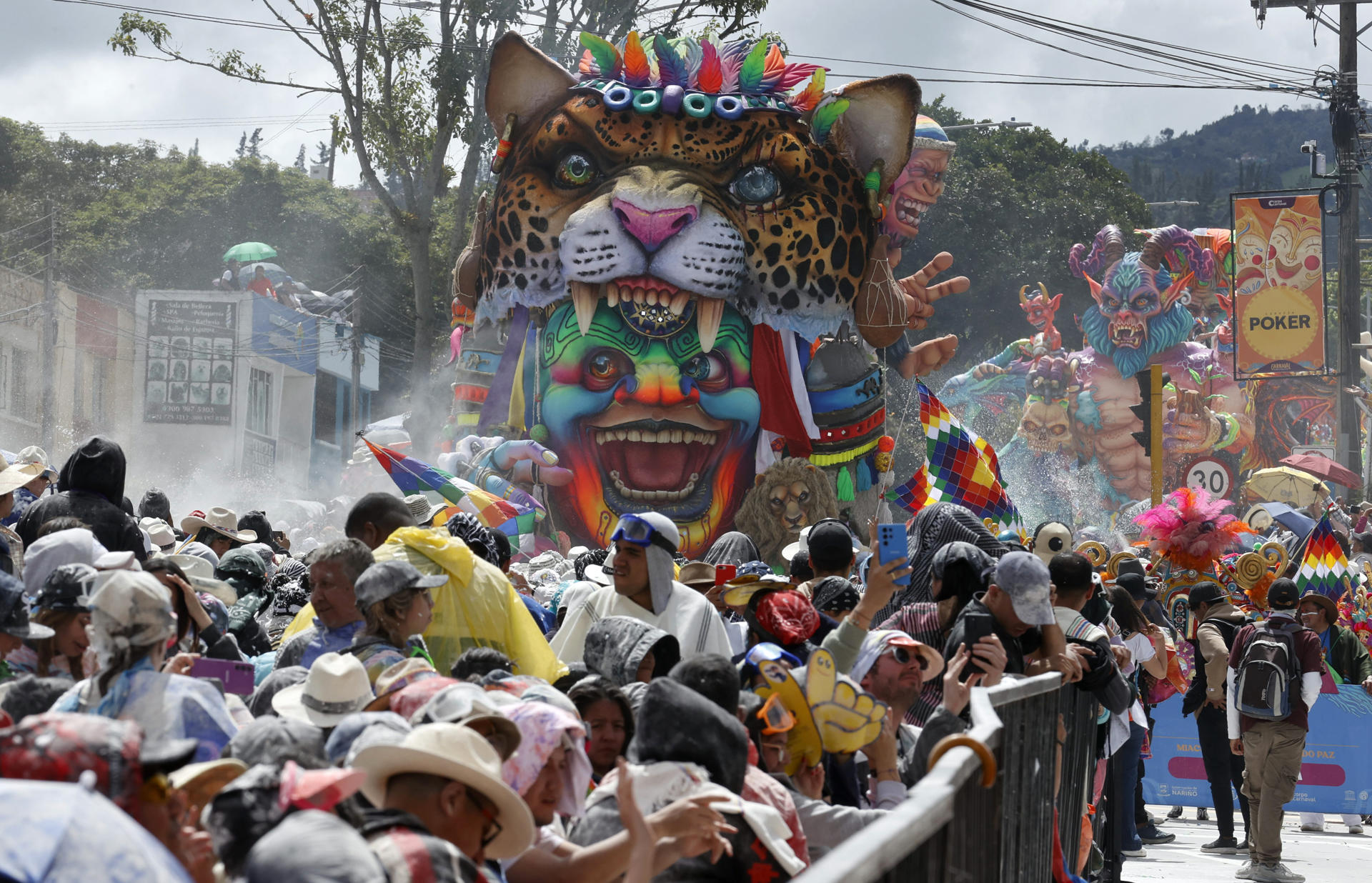 Carrozas del carnaval de Negros y Blancos de Pasto. 