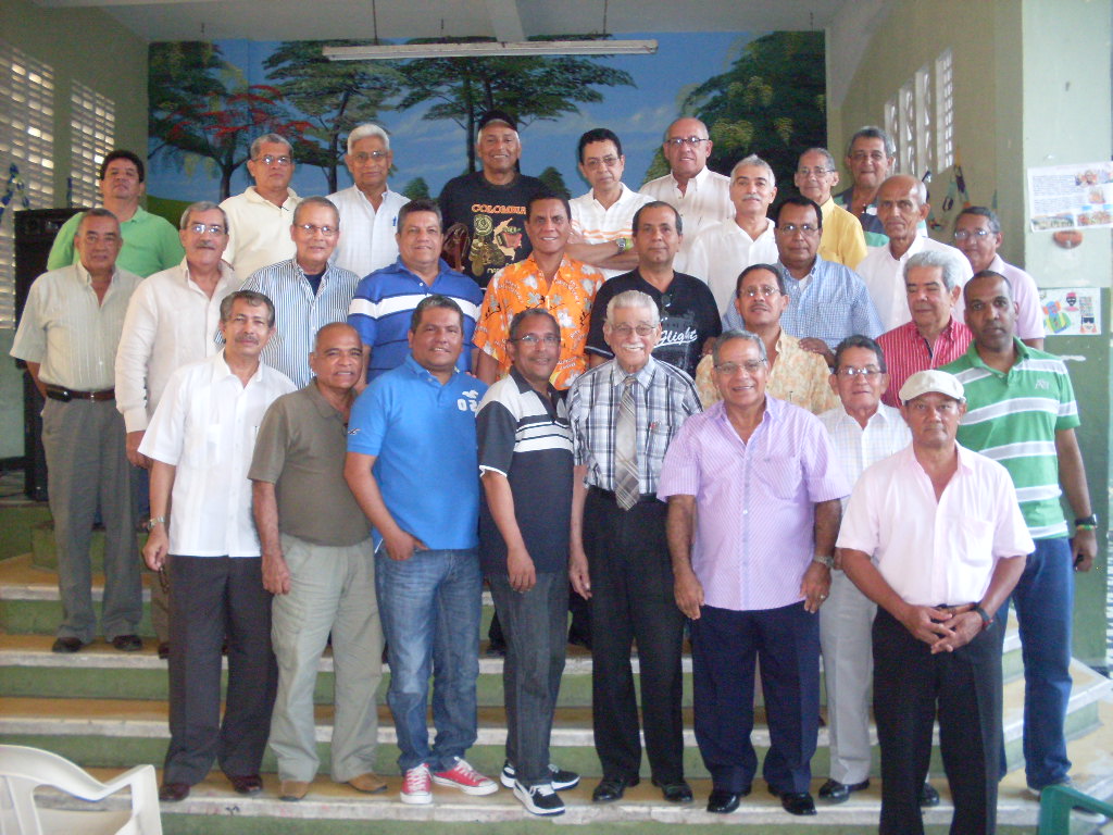 Miembros de la Asociación de Ex alumnos y Egresados (algunos ya fallecidos), defensores de la recuperación de la Sede Natural del Codeba.
