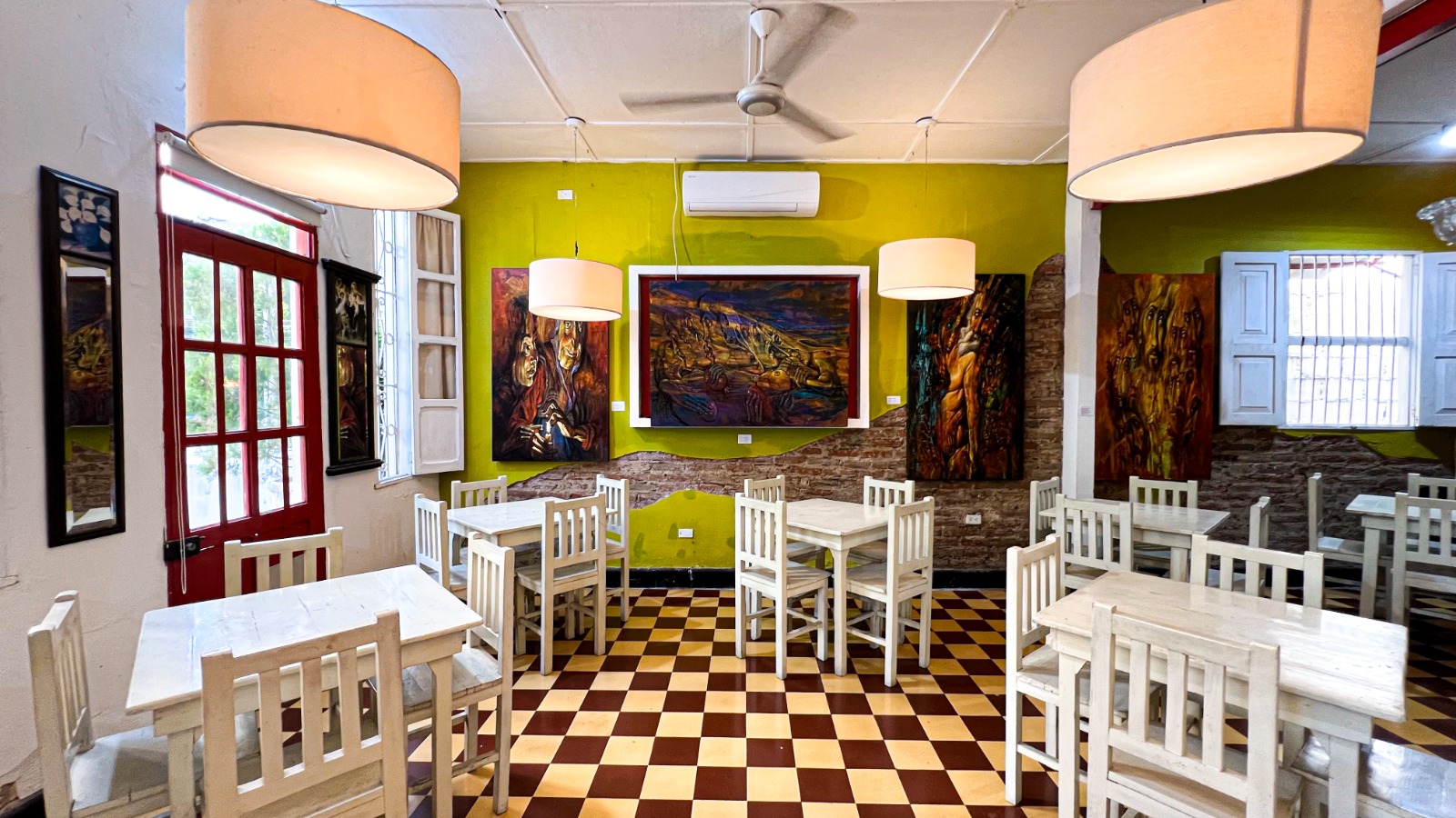Casa Algarabía food & gallery
