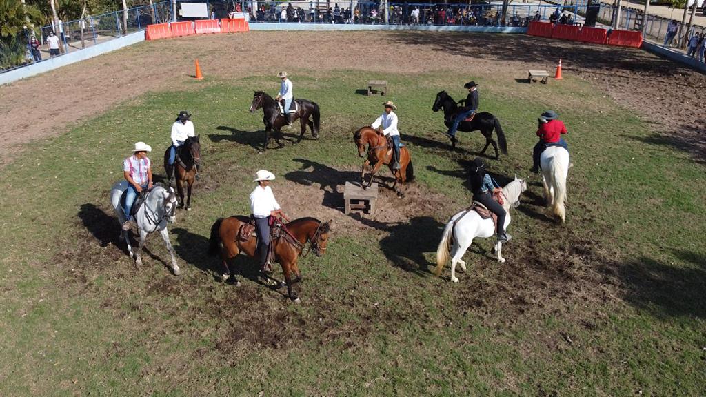 Imagen del rodeo de caballos en Ranch Texas.