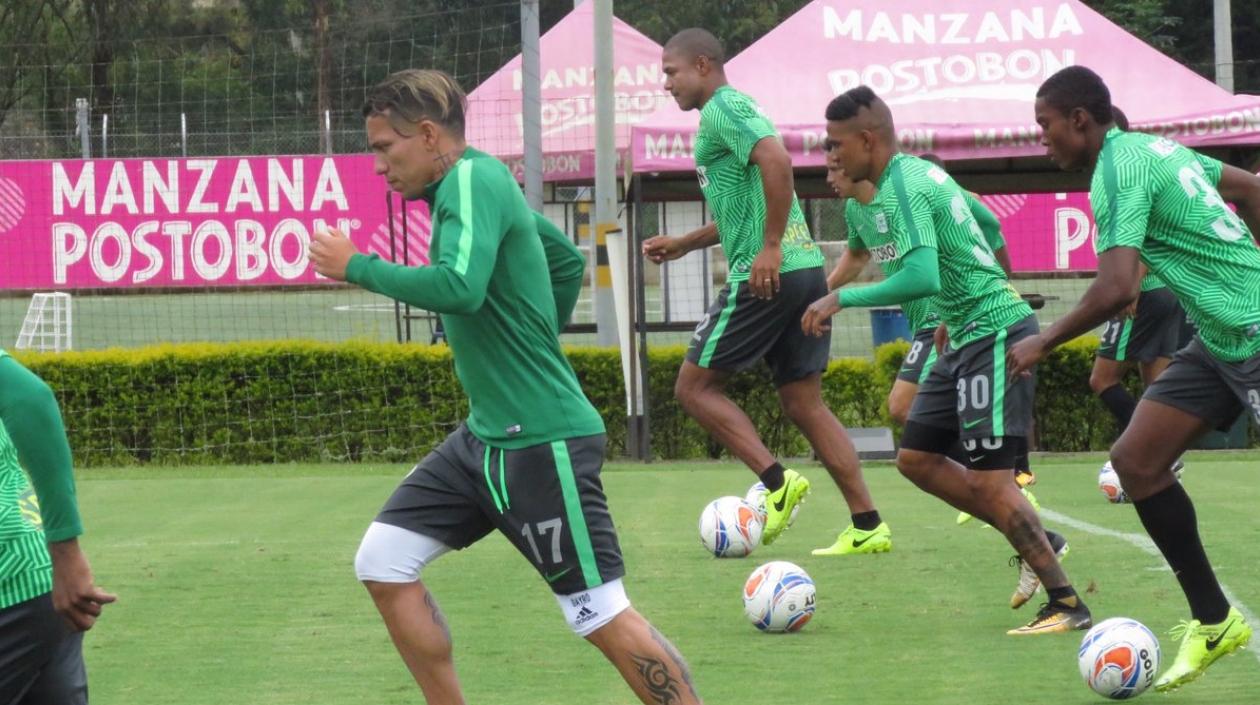 Dayro Moreno se mide a pulso con Yimmi Chará por ser el goleador del campeonato.