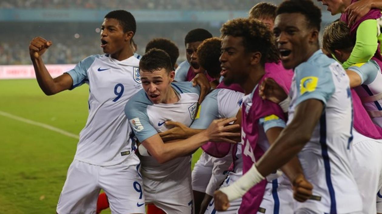 Inglaterra remontó un 0-2 y ganó el título por primera vez un Mundial Sub 17.
