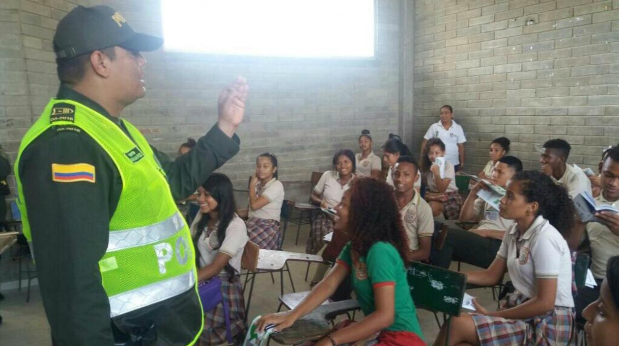 Socialización del Código de Policía en los colegios de la ciudad.