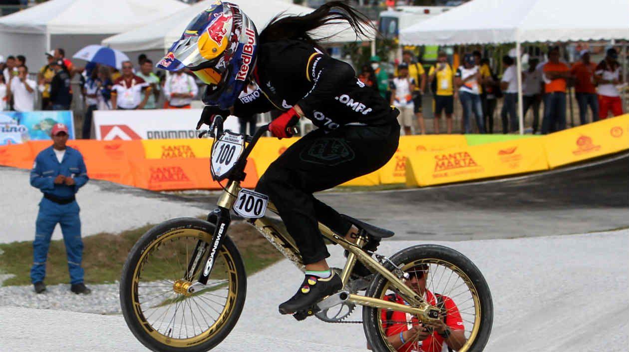 Mariana Pajón, polito de BMX colombiana. 