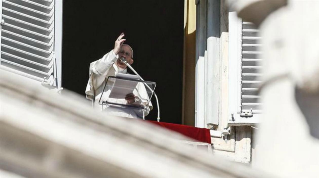 El Papa Francisco pidió hoy la liberación de rehenes en el mundo.