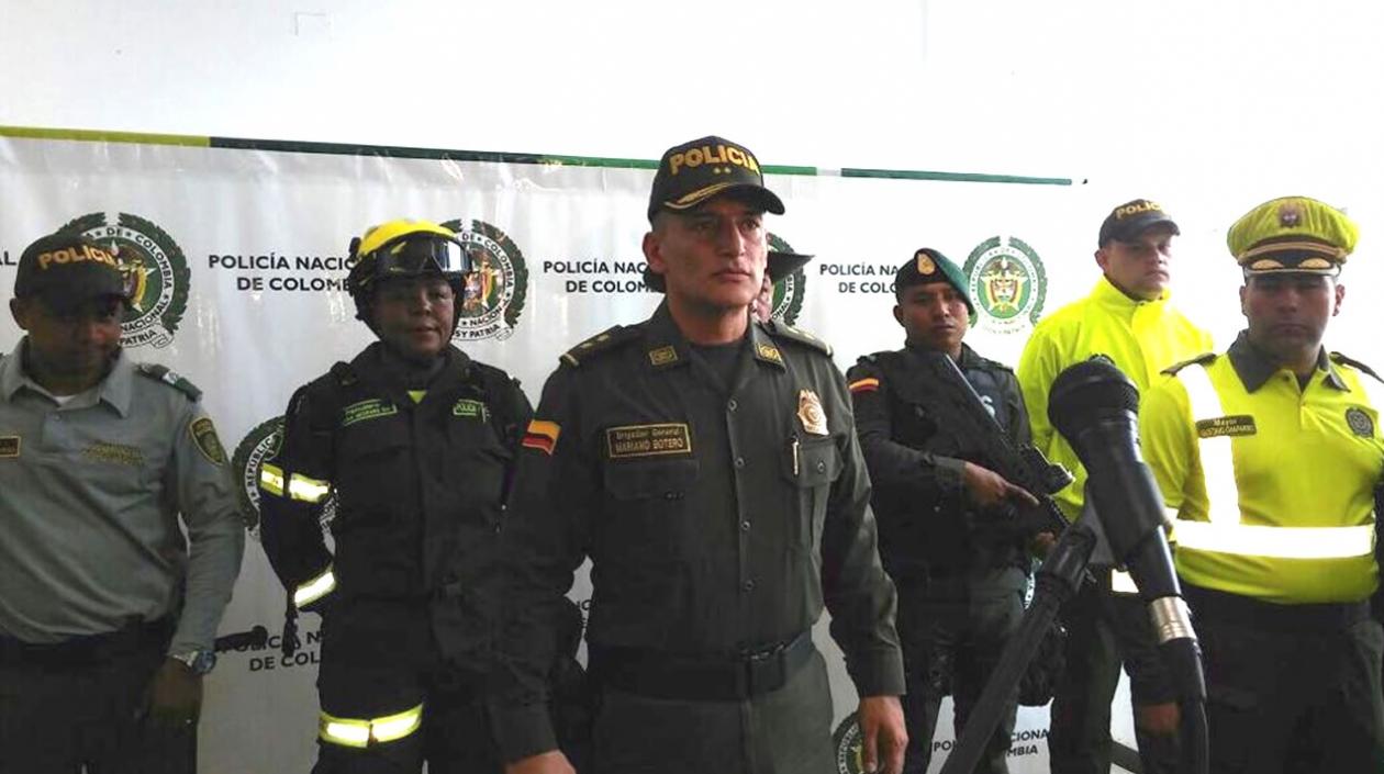 El General Mariano Botero reportando la captura de alias 'Vidal', en Soledad.