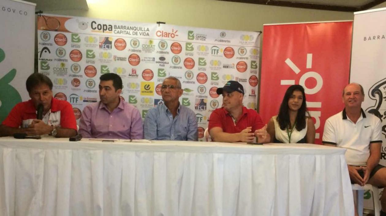 Enrique Vengoechea, Juan Abuchaibe, Gonzlo Baute, Natalia Mejía y Antonio Cordonnier. 