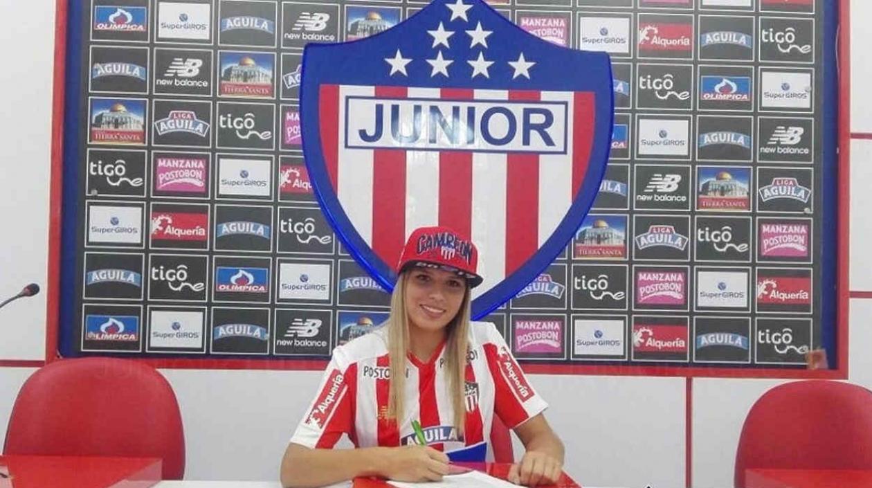 Camila Gallea, jugadora de las Tiburonas de Junior. 
