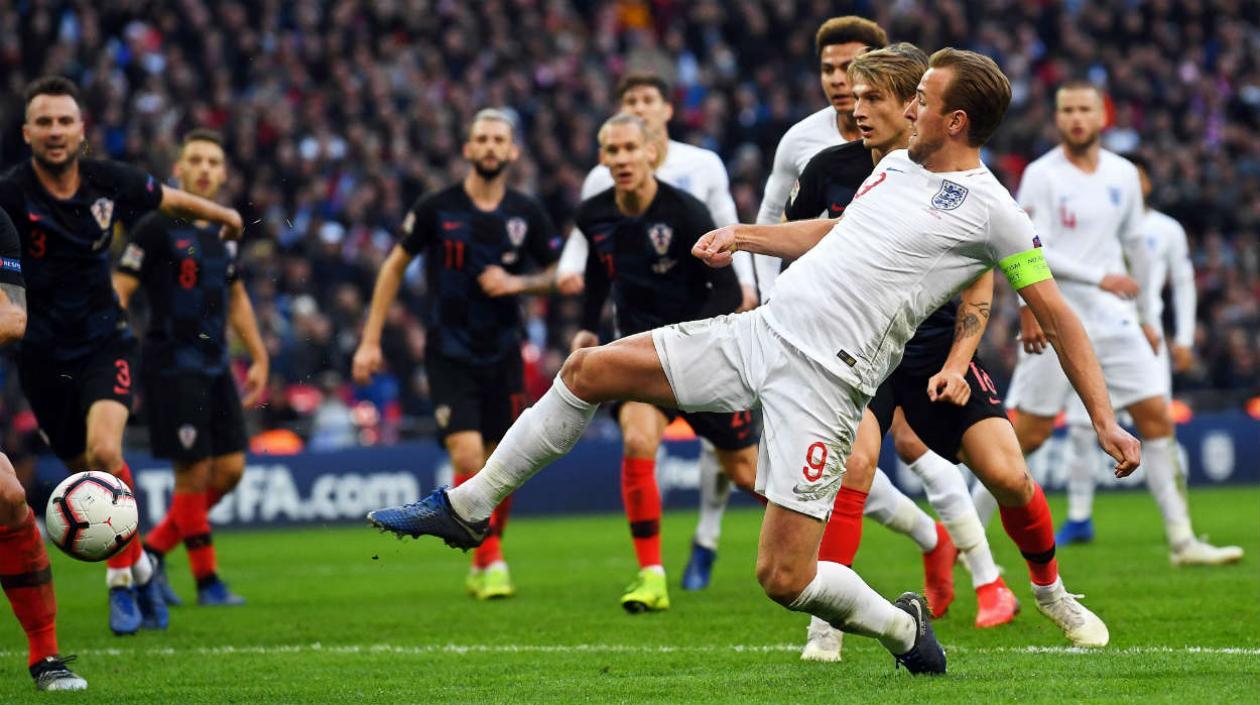 Harry Kaene anota el gol del triunfo de Inglaterra ante Croacia. 