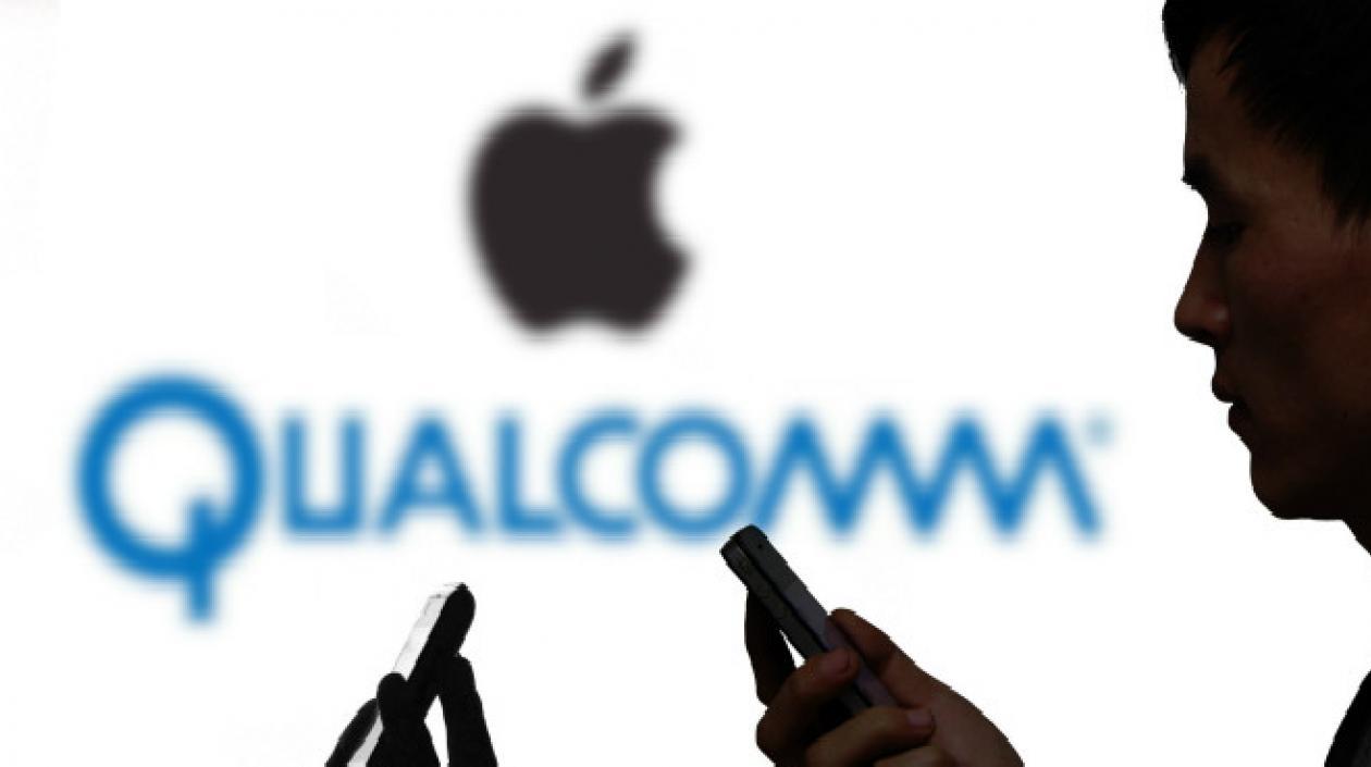 La corte popular intermedia de Fuzhou (China) "ha aceptado dos solicitudes preliminares" de Qualcomm contra cuatro subsidiarias chinas de Apple.