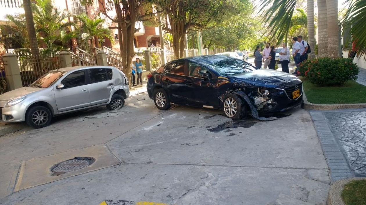 Un aparatoso accidente de tránsito se presentó en la tarde de este jueves en el barrio Villa Santos