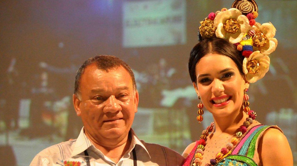 Juancho Torres con la exreina del Carnaval Daniela Cepeda Tarud.