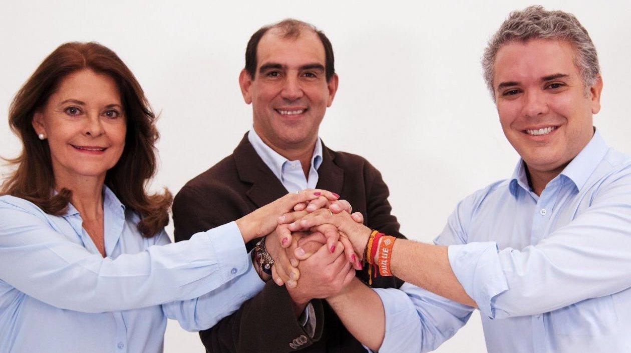 Marta Lucía Ramírez, Jorge Mario Eastman e Iván Duque, tras formalizarse la alianza.