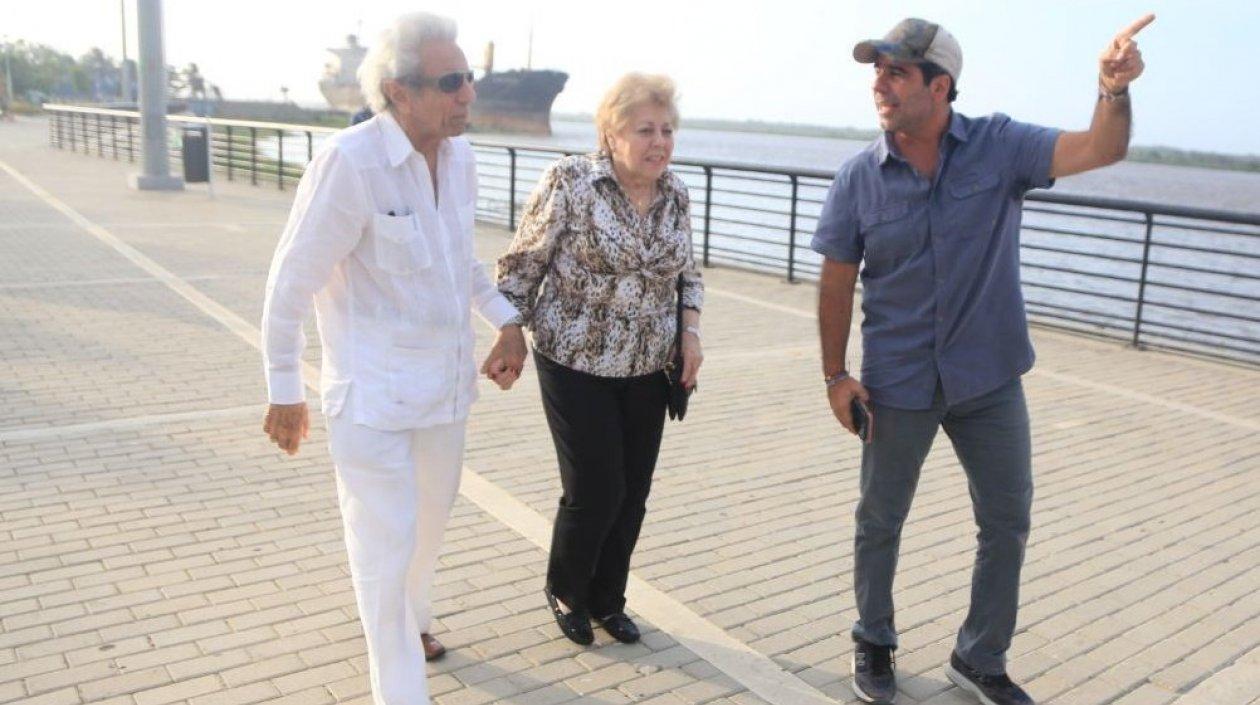 William Mebarak, Nidia Ripoll y el Alcalde Alejandro Char en el Malecón.
