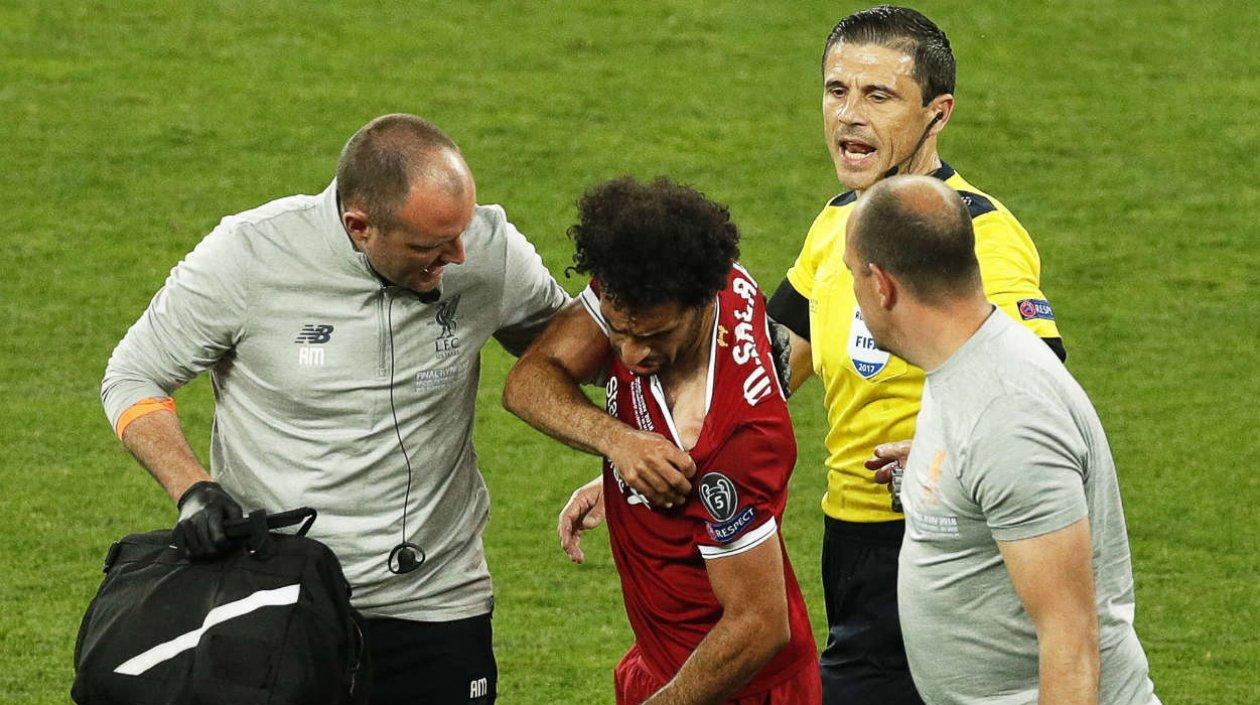 Mohamed Salah, jugador de Egipto, se retiró lesionado de la final de la Champions. 