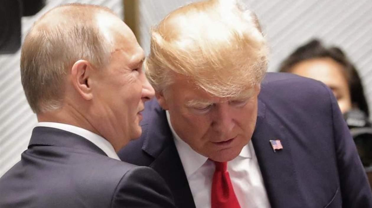 Foto de archivo del presidente de Rusia, Vladimir Putin, y Donald Trump, presidente de los Estados Unidos.