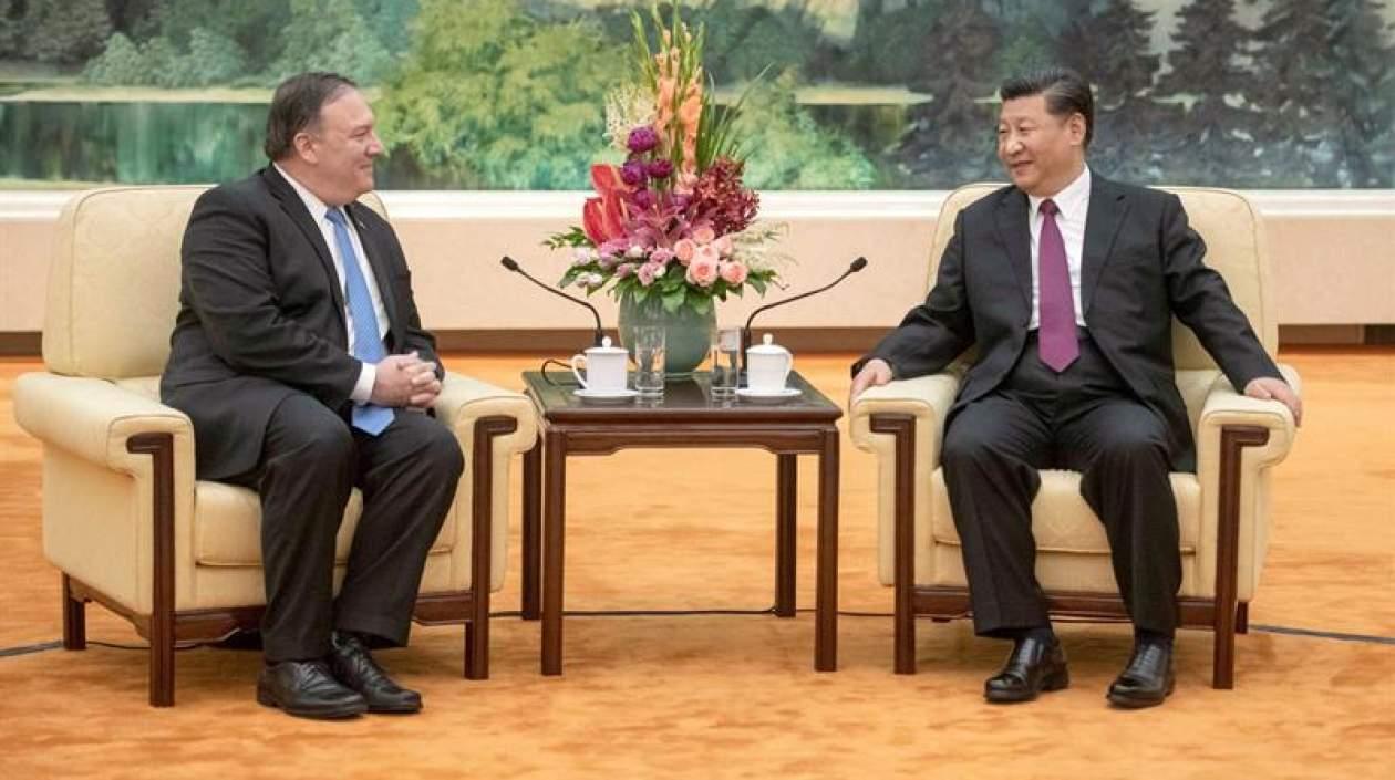 El secretario de Estado de EEUU, Mike Pompeo y el ministro de Asuntos Exteriores chino, Wang Yi.