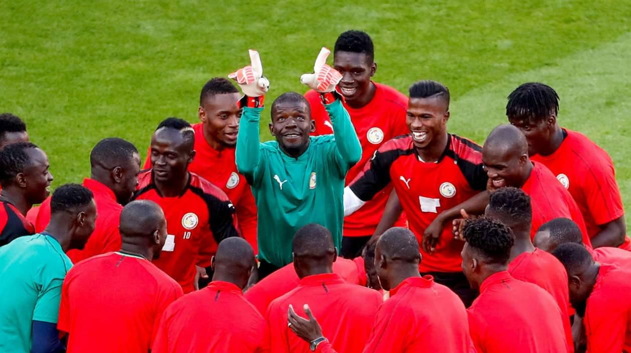 Jugadores de Senegal, durante el entrenamiento previo al duelo con Japón. 