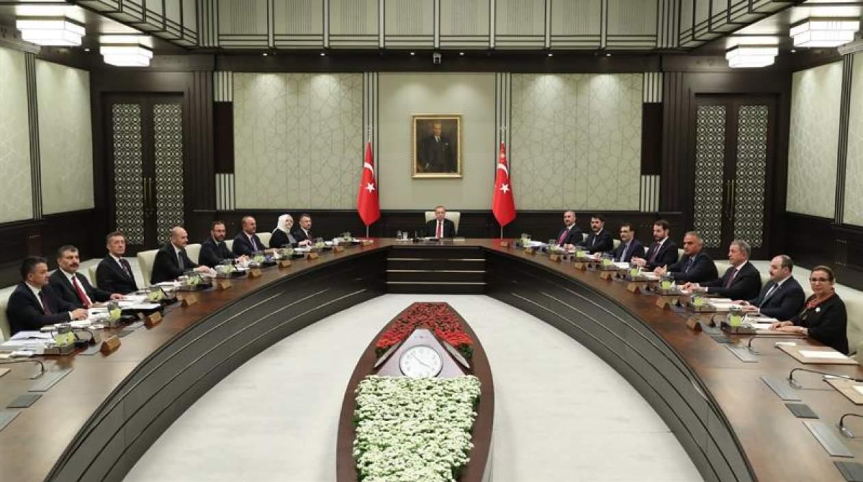 Recep Tayyip Erdogan en su primera reunión presidencial. 