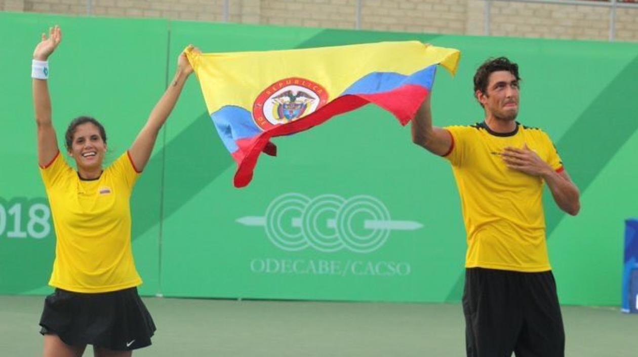 Tenistas María Paulina Pérez y  Eduardo Struvay ganaron la medalla de oro en dobles mixtos.
