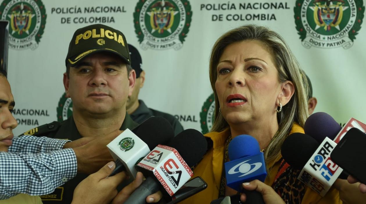 La directora seccional de Fiscalías,  Ángela Bedoya, y el comandante de la Policía del Atlántico, coronel Henry Jiménez.