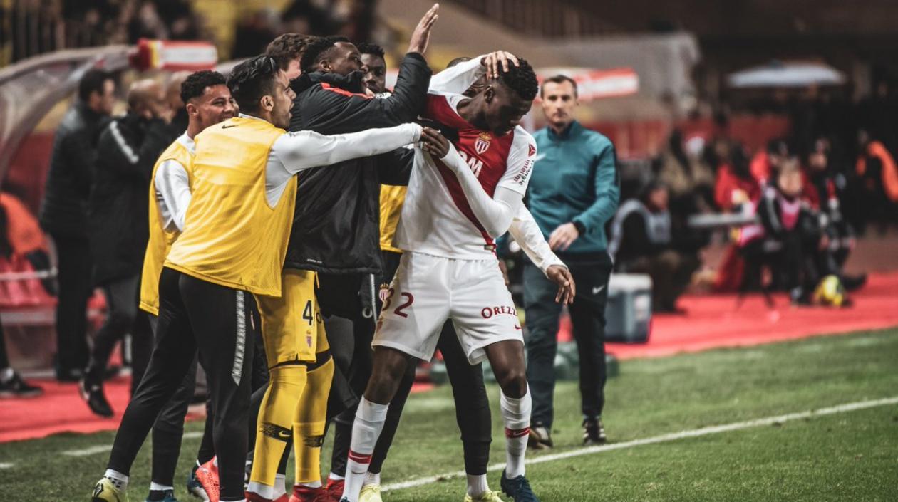 Benot celebra con Falcao, tras el gol del empate. 