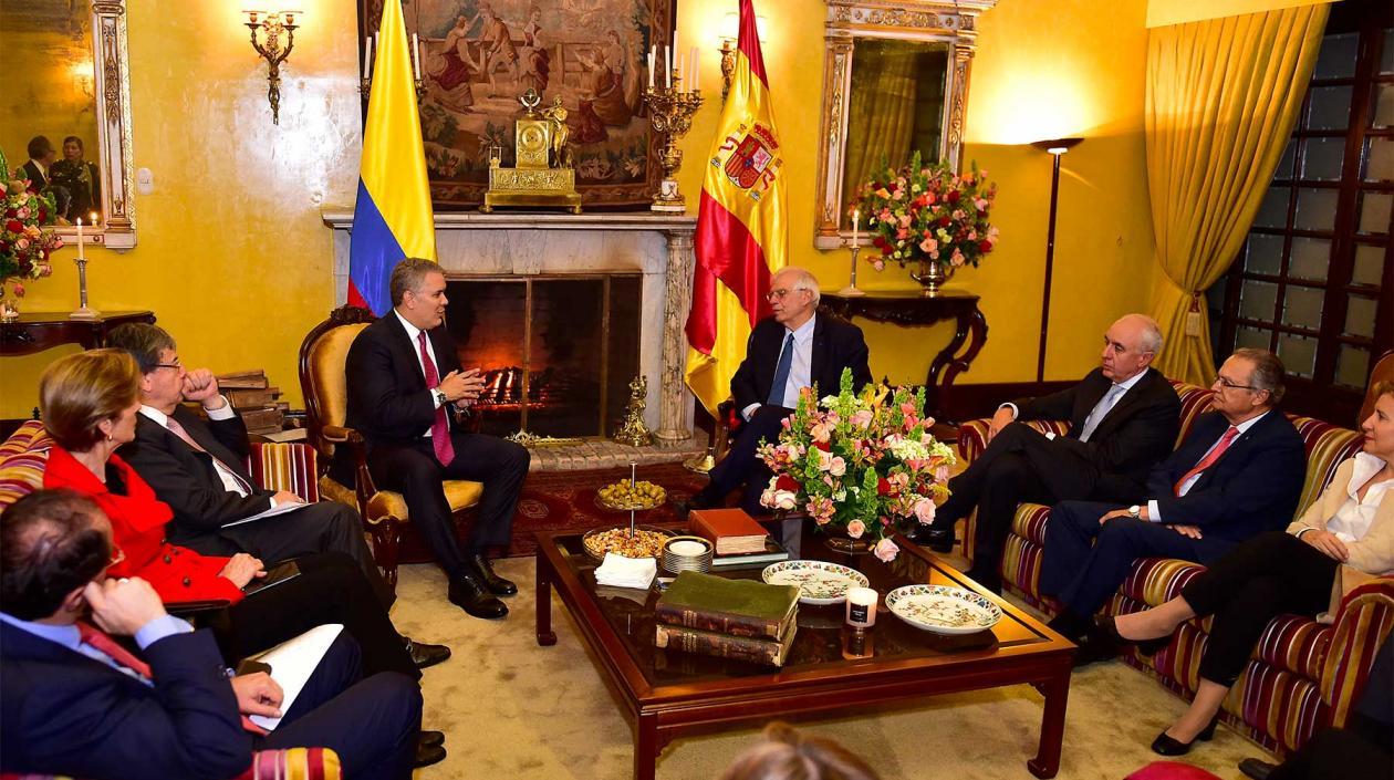 El Presidente Iván Duque y el ministro español Josep Borrell.