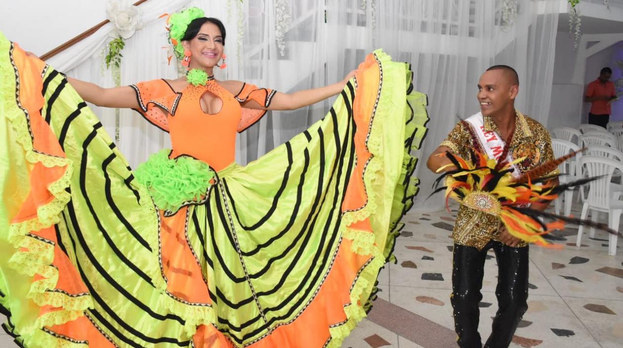 Andrea Escorcia y Estelio Oyola, Reyes del Carnaval Gay 2020.