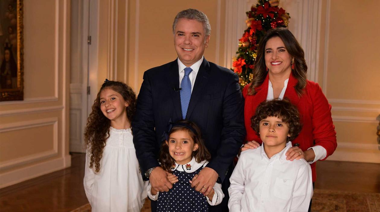 Presidente Iván Duque, su esposa Juliana Ruiz, y sus tres hijos.