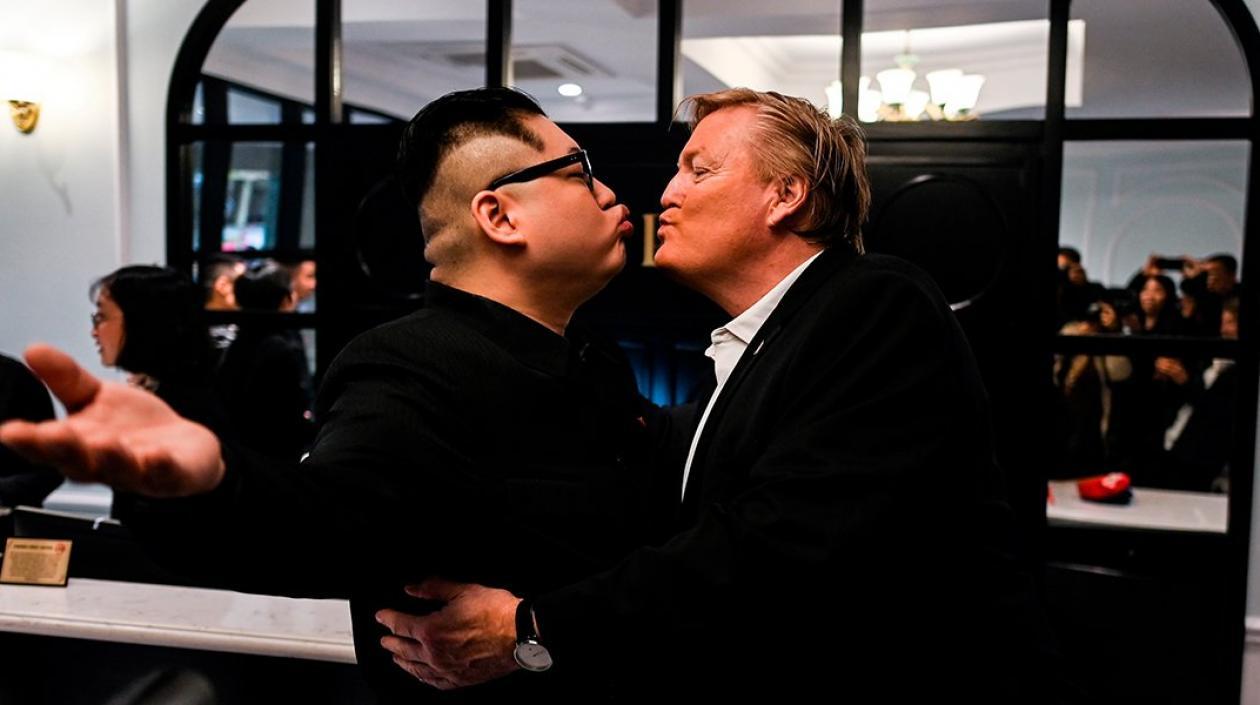 El imitador de Kim Jong-un junto a su homólogo, de Trump.