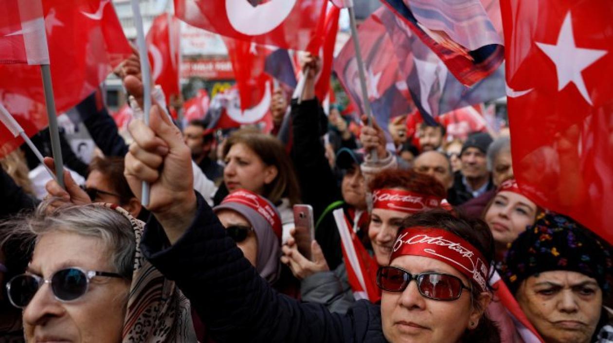  Los ciudadanos turcos acuden este domingo a las urnas para elegir nuevos alcaldes del país