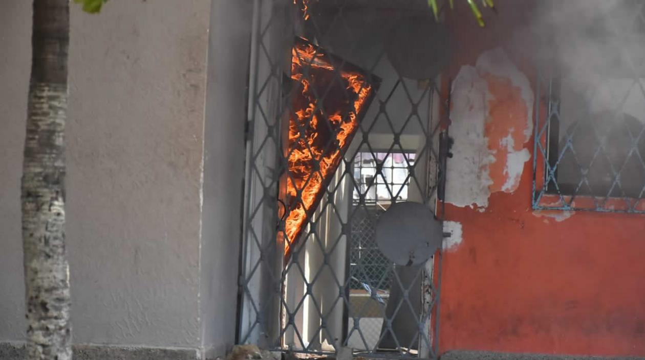 Incendio en la casa donde reside sospechoso de la muerte de la niña María José.