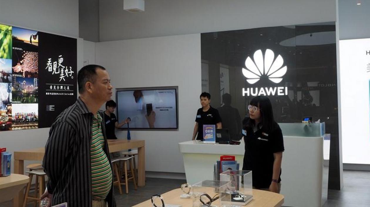  Fotografía de una tienda Huawei.