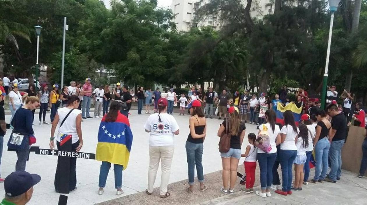 Venezolanos en Barranquilla durante un encuentro.