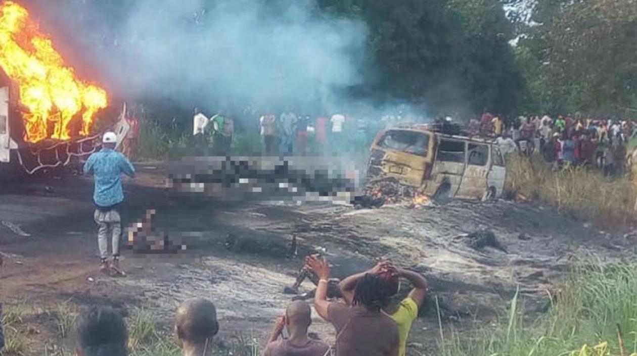 Camión cisterna explotó y mató a 50 personas en Nigeria.