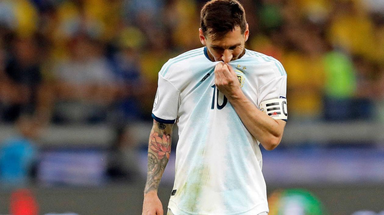 Lionel Messi lamentando la eliminación. 