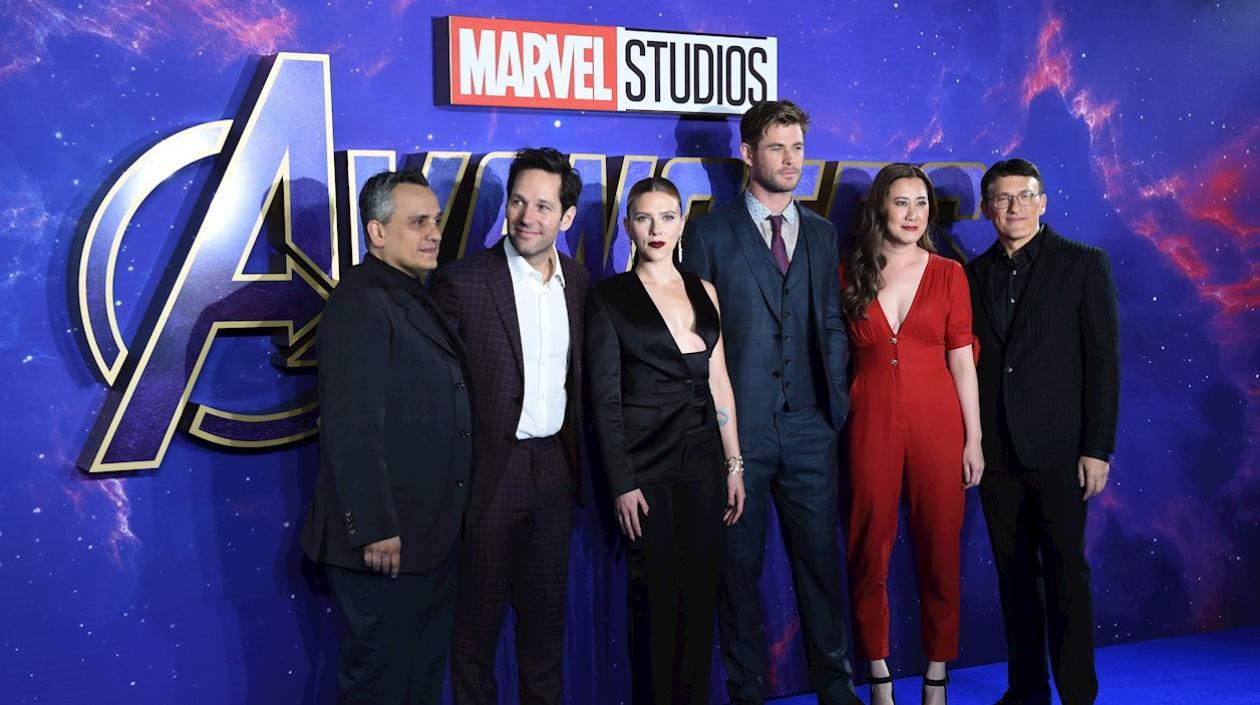 Joe Russo (director), Paul Rudd (Ant man), Scarlett Johansson (Black Widow), Chris Hemsworth (Thor), Trinh Tran (productora) y Joe Russo (director).