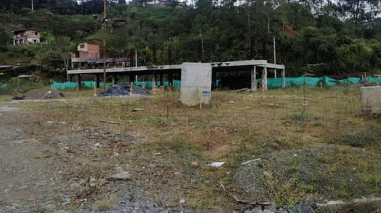 Obras retrasadas en megacolegio en Caldas.