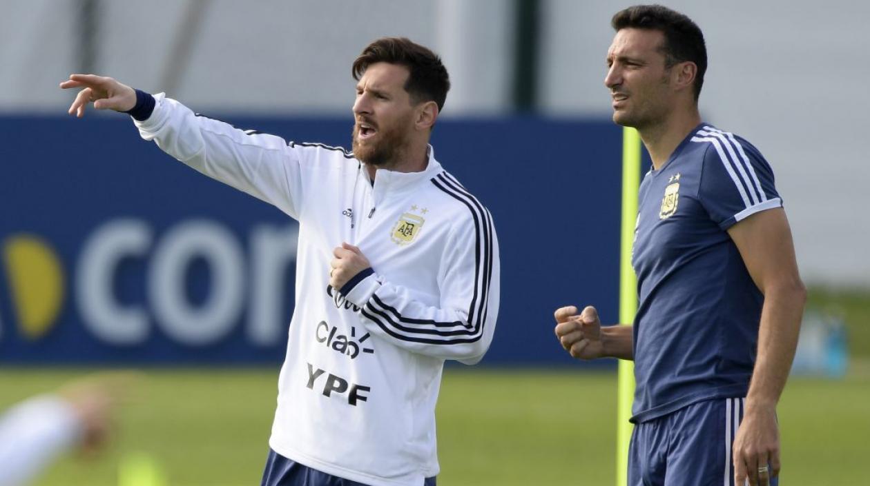 Lionel Messi y Lionel Scaloni. 