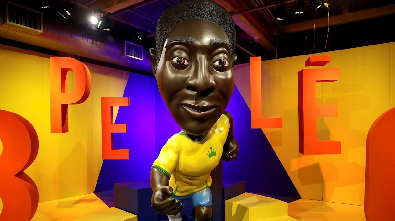 Escultura en honor a Pelé. 