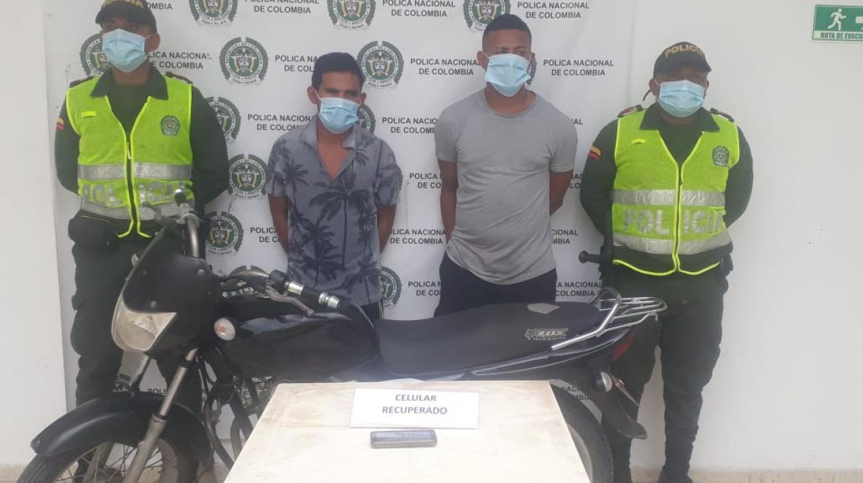 Luis David Rodríguez y Leonardo Junior Cabrera, capturados este jueves en Palmar de Varela. 