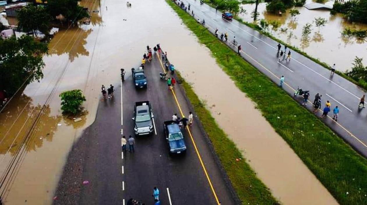 Vías de Honduras afectadas por las tempestades. 