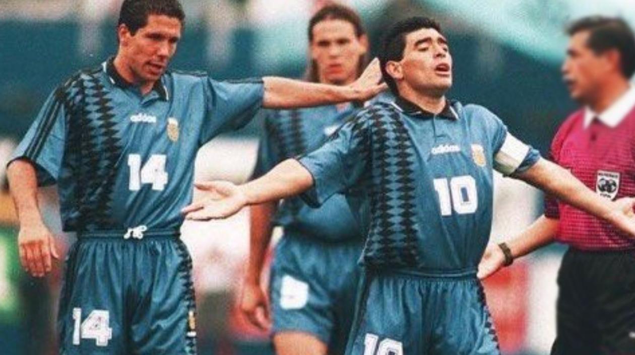 Diego Simeone y Diego Maradona.