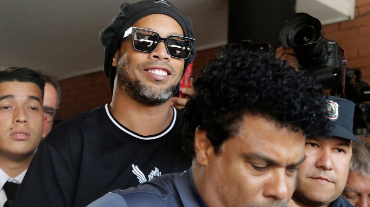 Ronaldinho, ex jugador brasileño. 