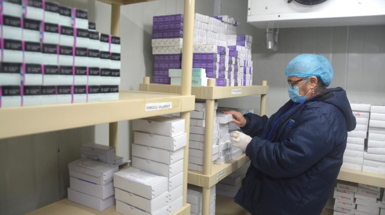 Las vacunas se encuentran almacenadas en el Centro de Salud Manuela Beltrán.