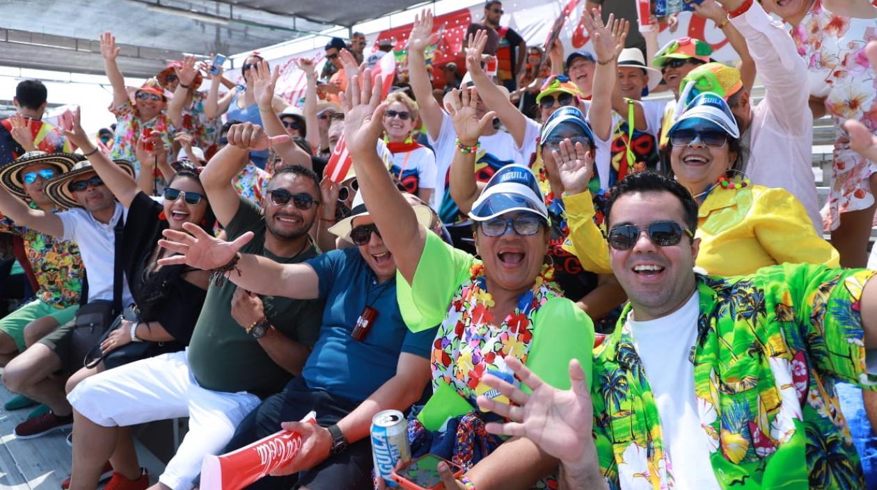 Asistentes al Cumbiódromo en Carnaval.
