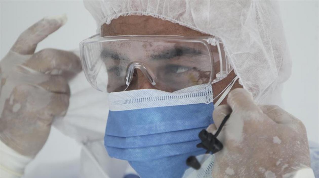 Médicos en Colombia en alarma por aumento del coronavirus.