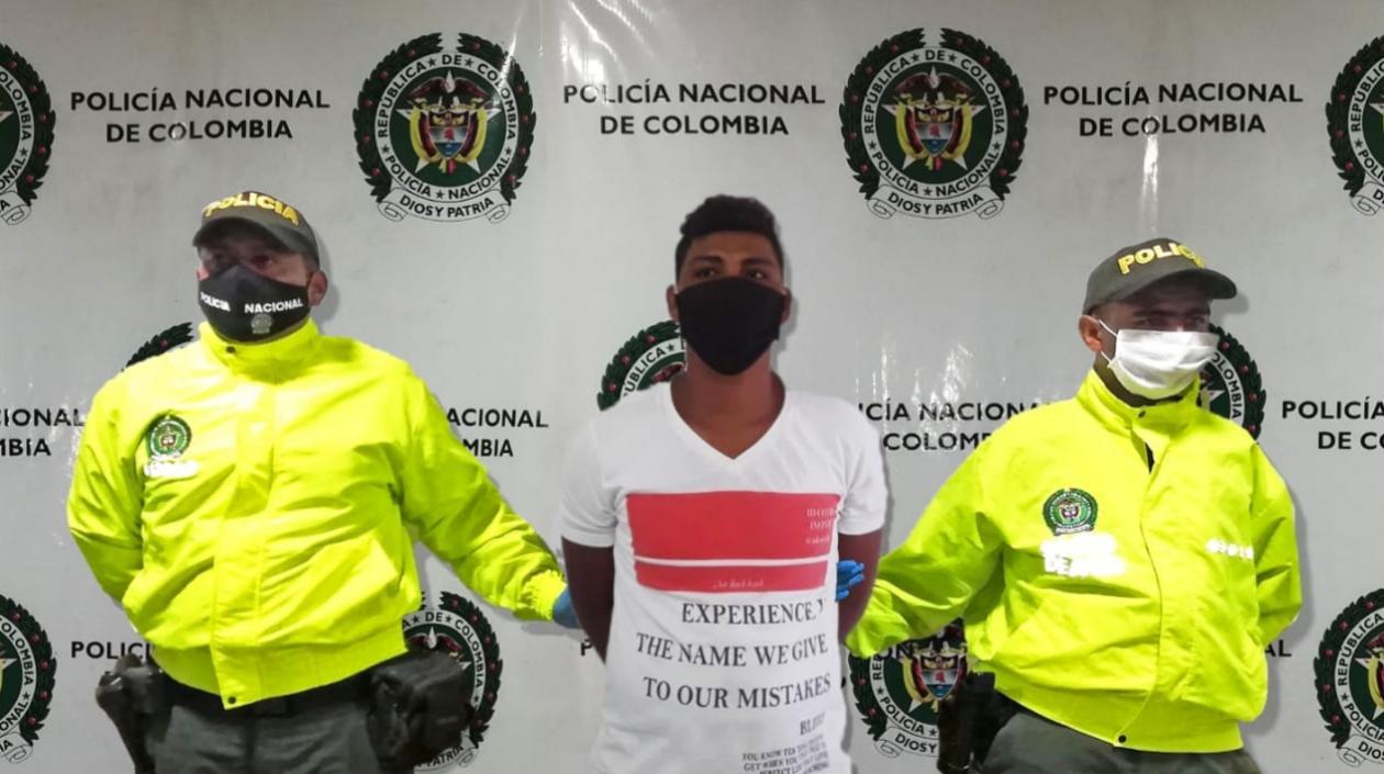Orlando Herrera Chaparro tras ser capturado por la Policía.