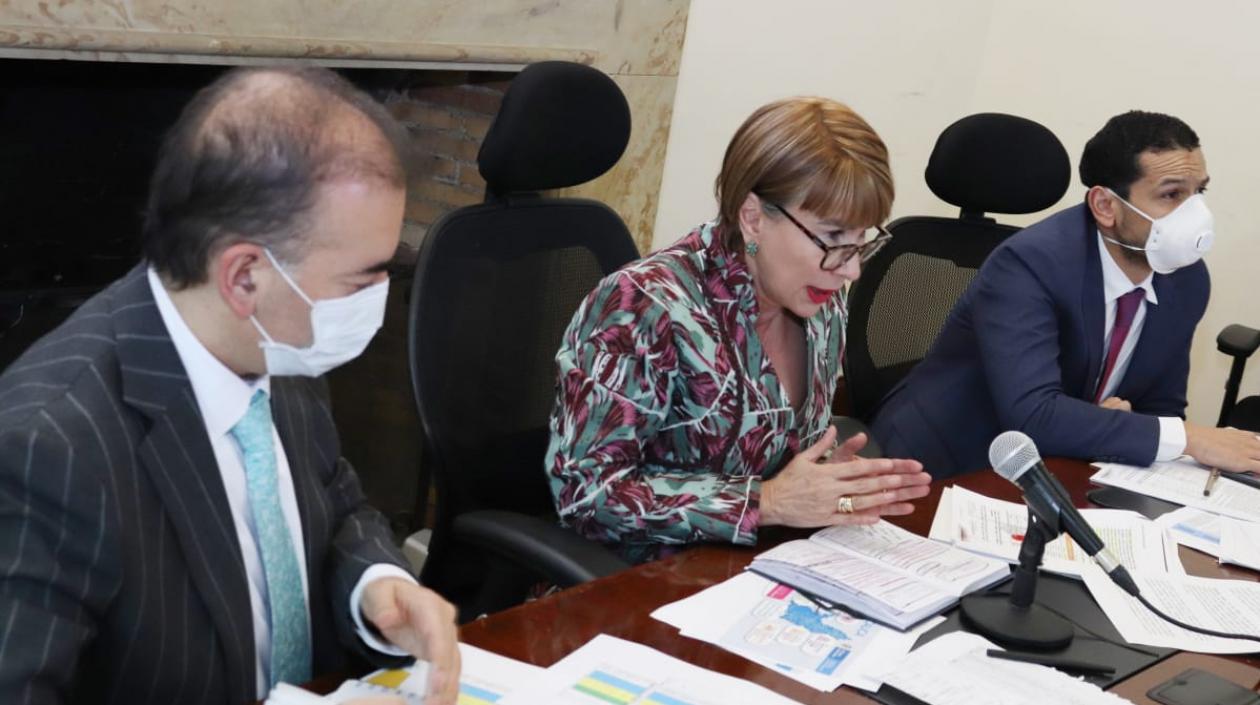 Ministra del Interior en la disposición de nuevas normas para Bogotá, Cali y Cartagena
